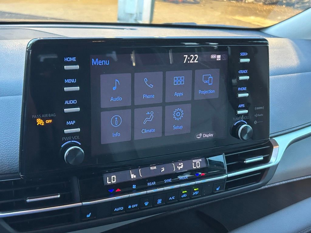 Used 2024 Toyota Sienna XLE image 12