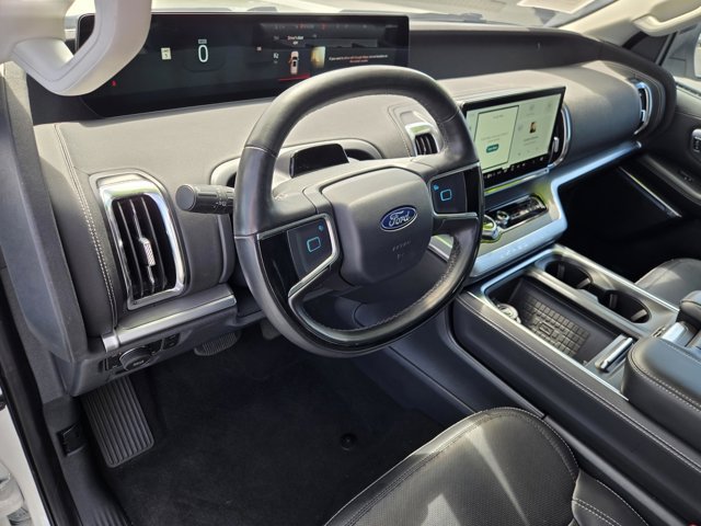 Certified 2025 Ford Expedition Platinum AWD/4WD image 19