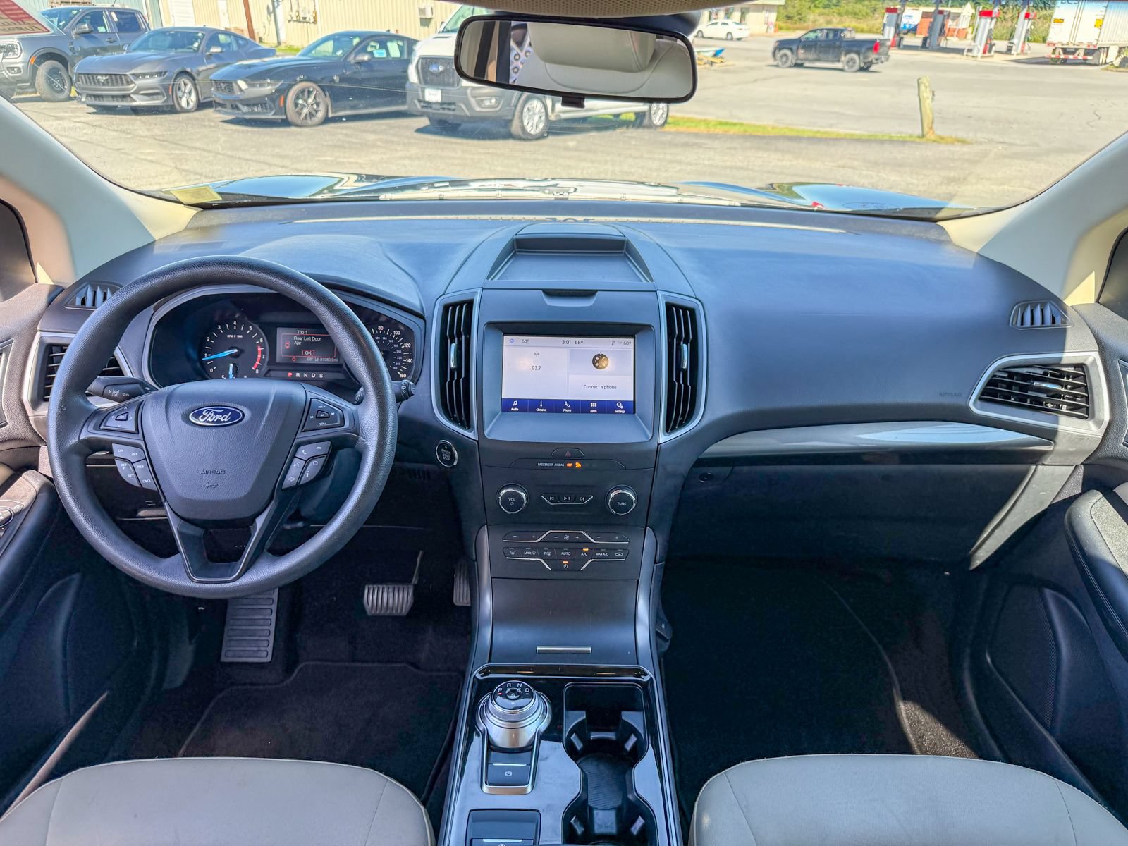 Certified 2020 Ford Edge SE FWD image 19