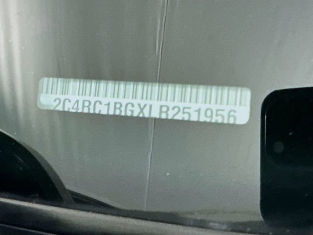 Used 2020 Chrysler Pacifica Touring-L image 29