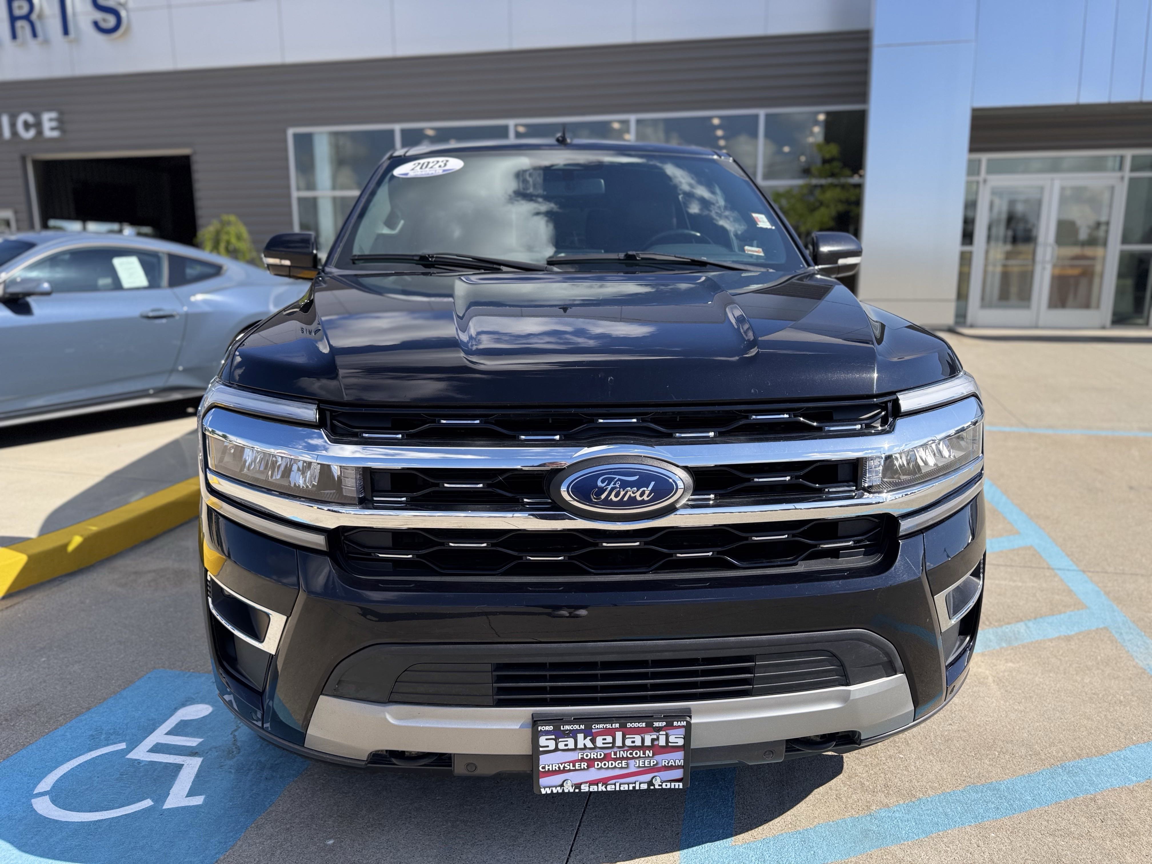 Certified 2023 Ford Expedition Limited image 2