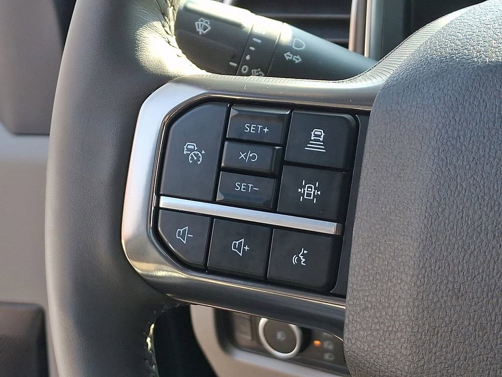 Certified 2025 Ford F250 Platinum w/ Platinum Plus Package AWD/4WD image 23