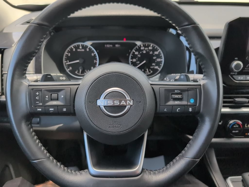 Used 2024 Nissan Pathfinder SV FWD image 16