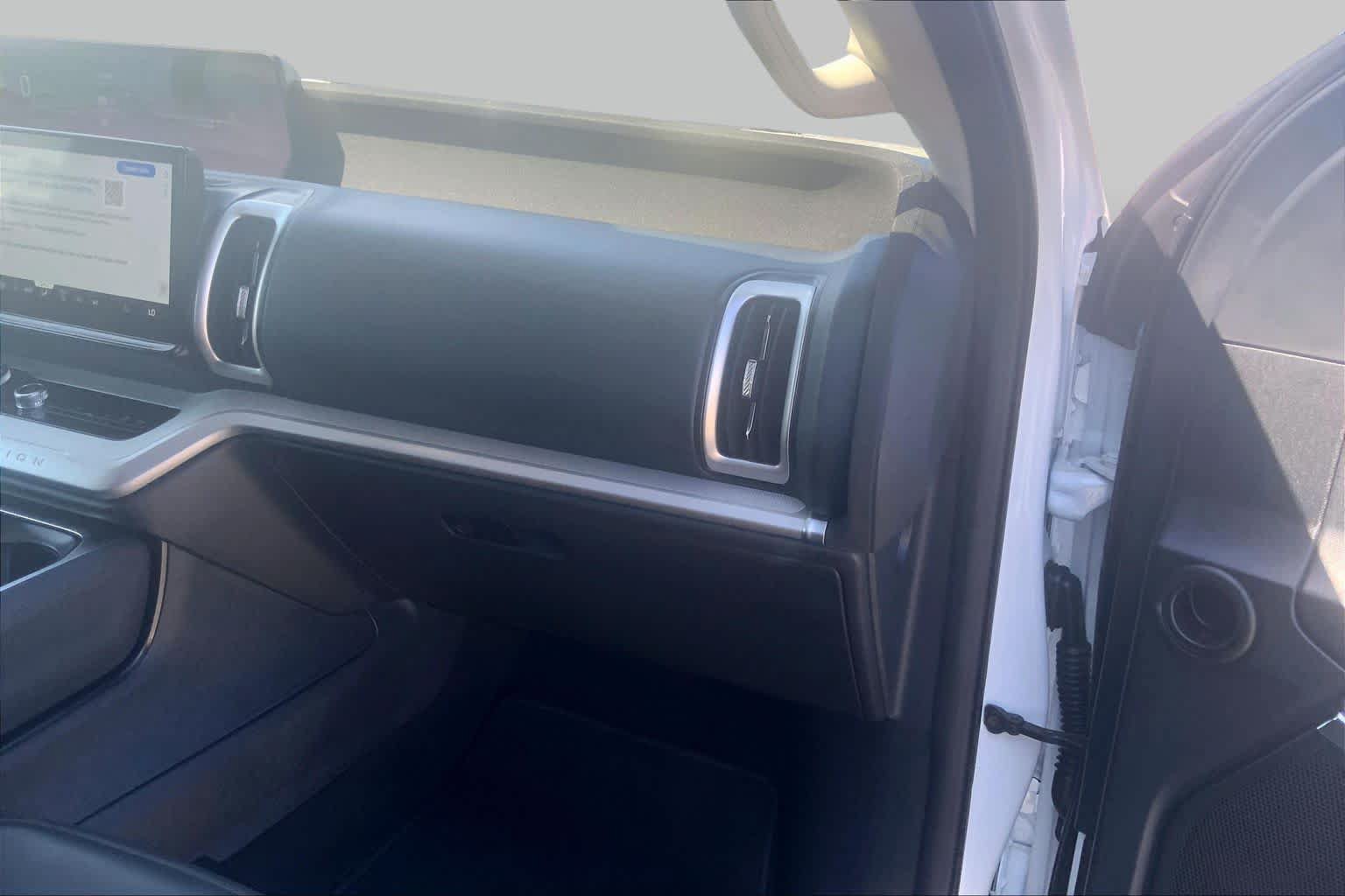 Certified 2025 Ford Expedition Active RWD image 19