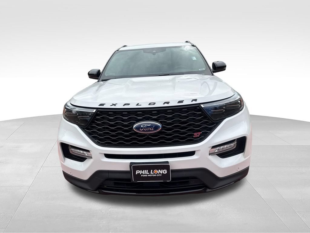 Certified 2022 Ford Explorer ST w/ Equipment Group 401A AWD/4WD image 2