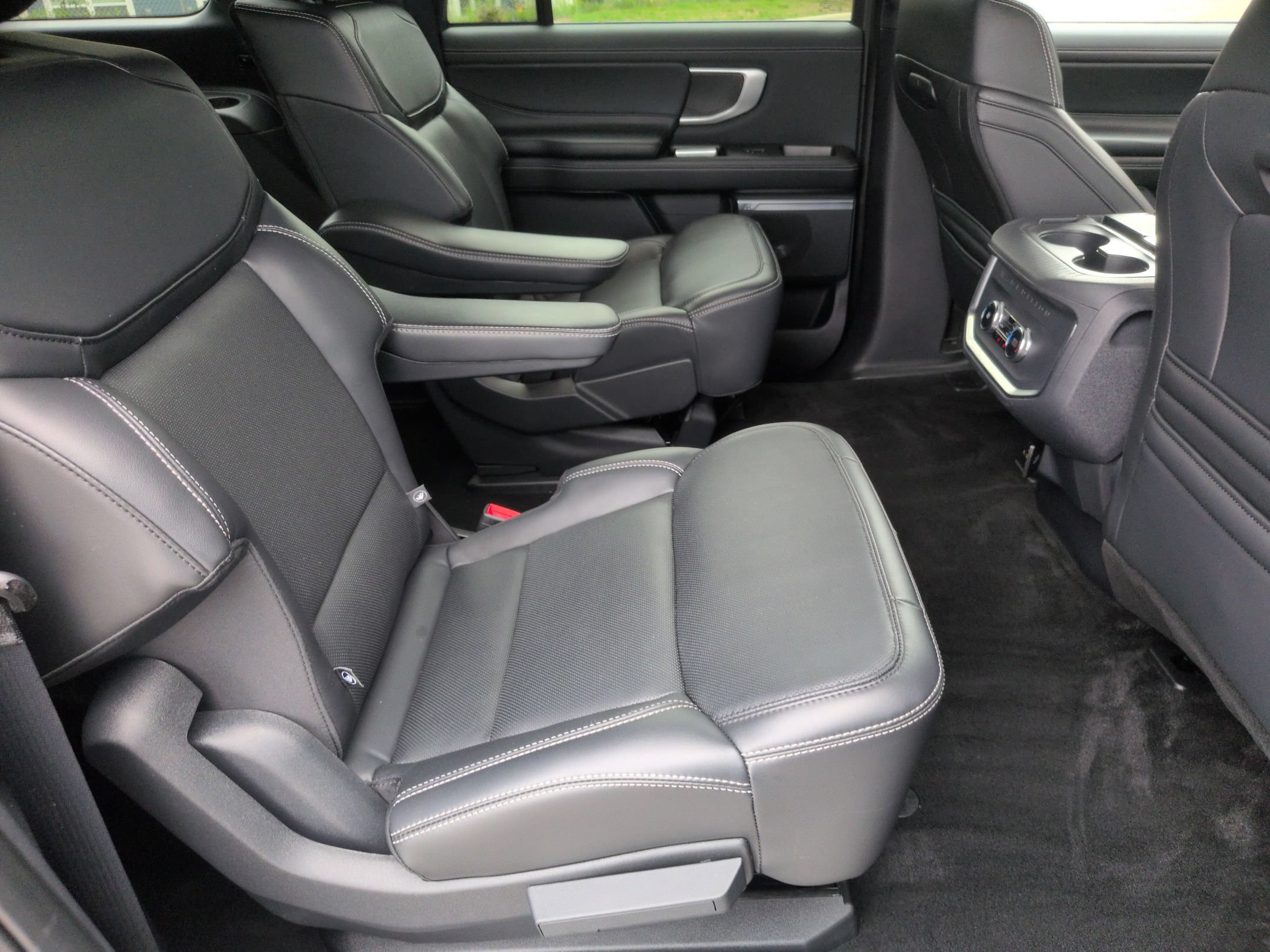 Certified 2025 Ford Expedition Max Platinum w/ Stealth Appearance Package AWD/4WD image 35