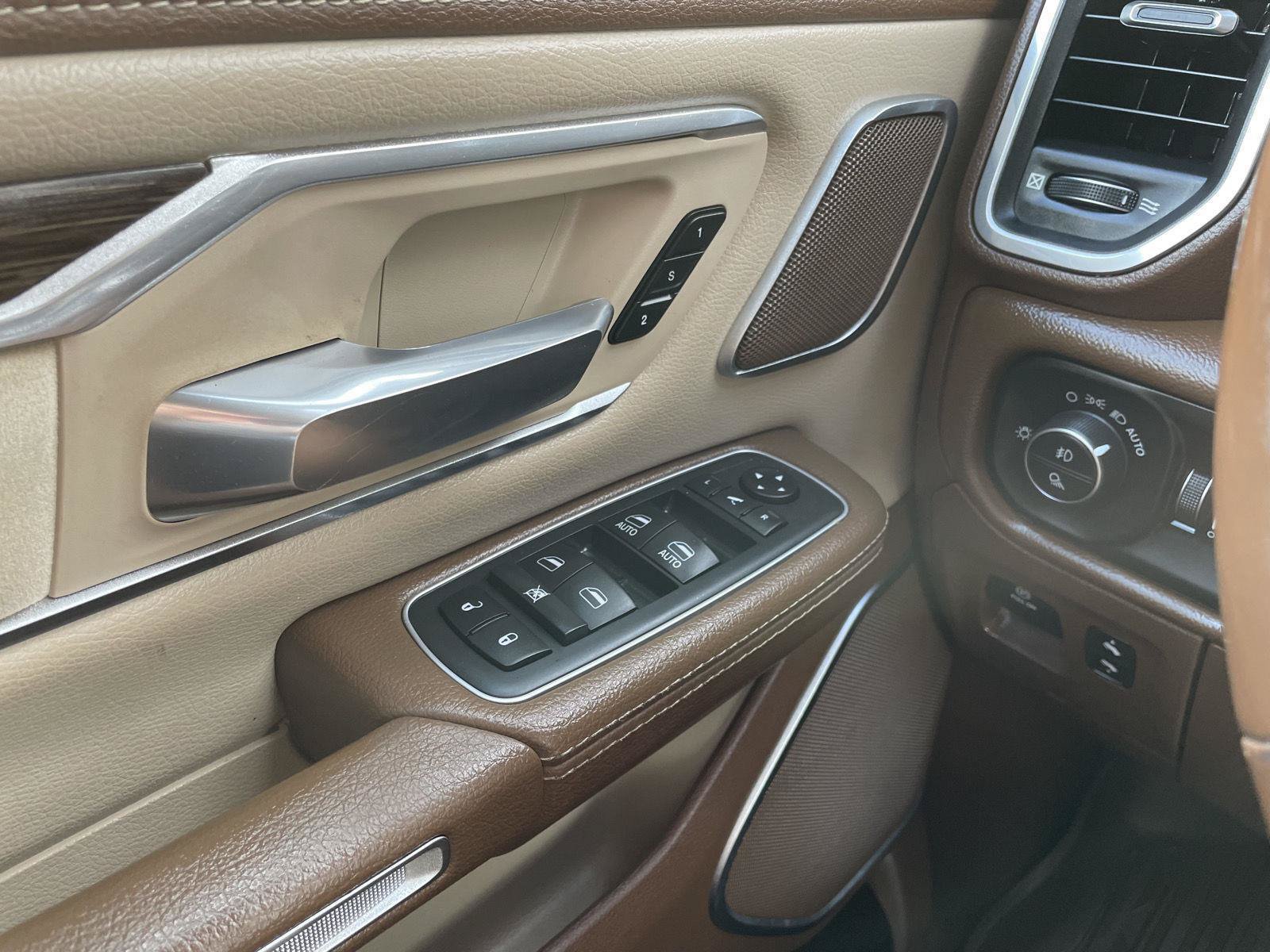 Used 2019 RAM 1500 Laramie AWD/4WD image 27
