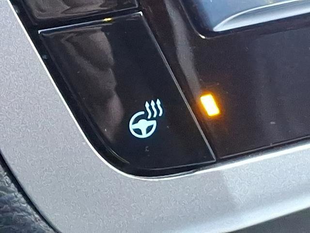 Certified 2022 Ford Explorer XLT w/ Equipment Group 202A image 23