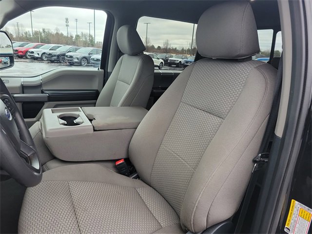 Certified 2022 Ford F350 XLT w/ Black Appearance Package image 10