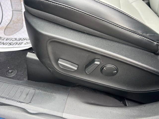 Certified 2023 Ford Escape Platinum w/ Class II Trailer Tow Package image 21