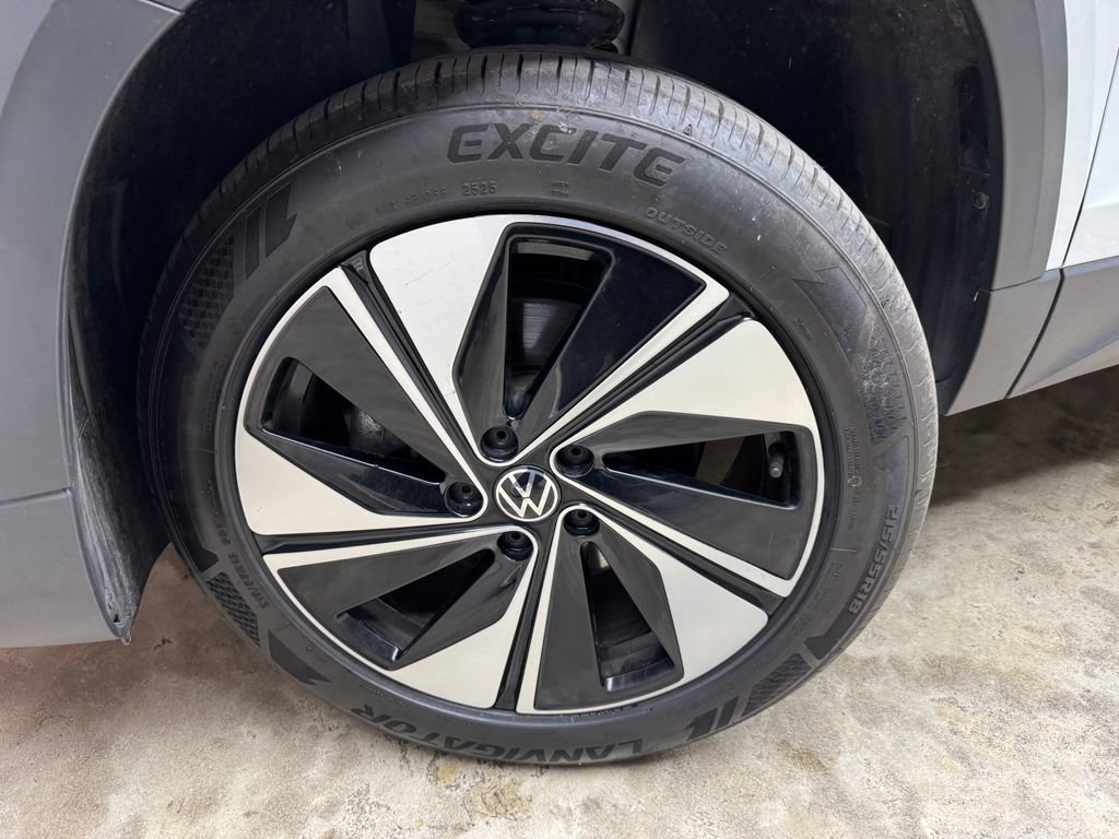 Used 2023 Volkswagen Taos SE w/ Panoramic Sunroof Package AWD/4WD image 28