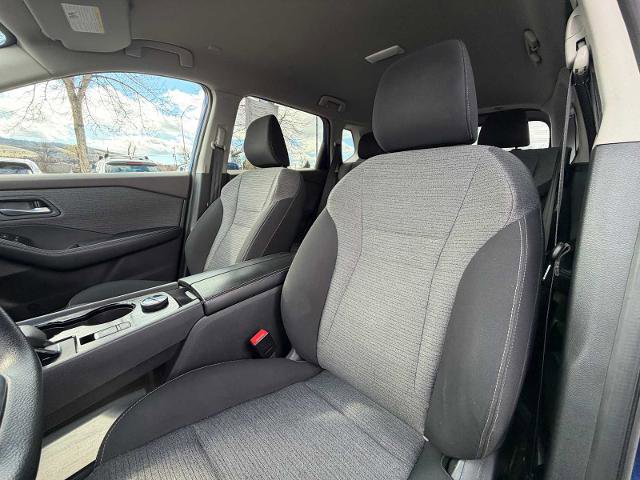 Used 2023 Nissan Rogue SV image 11