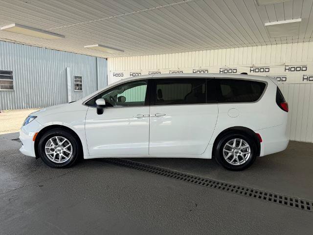 Used 2023 Chrysler Voyager LX FWD image 25