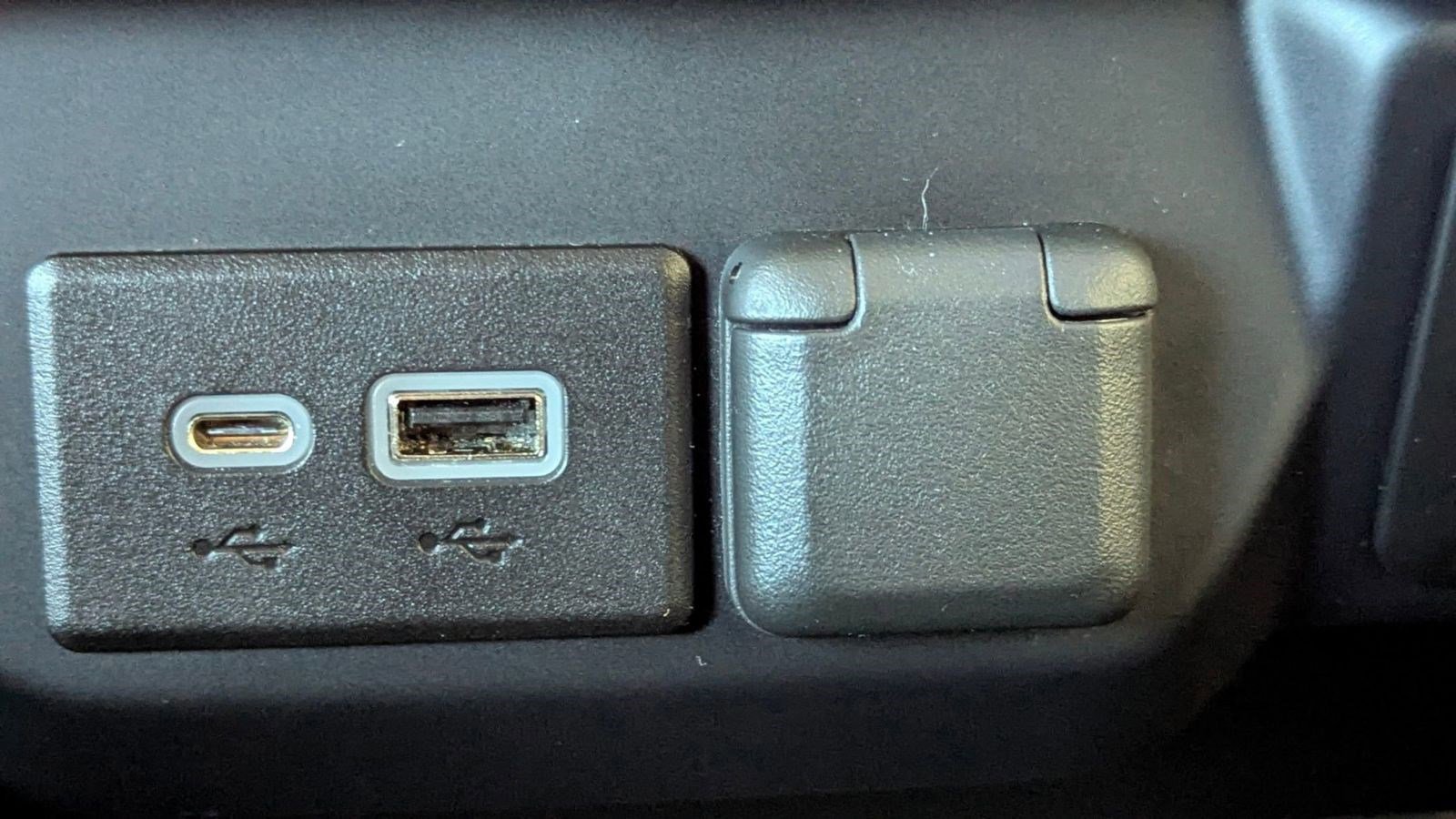 Used 2021 Chevrolet Silverado 1500 RST w/ Bed Protection Package image 27