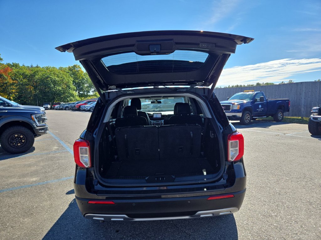 Certified 2021 Ford Explorer XLT w/ Equipment Group 202A AWD/4WD image 3