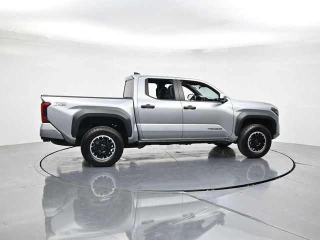 Used 2024 Toyota Tacoma TRD Off-Road AWD/4WD image 2