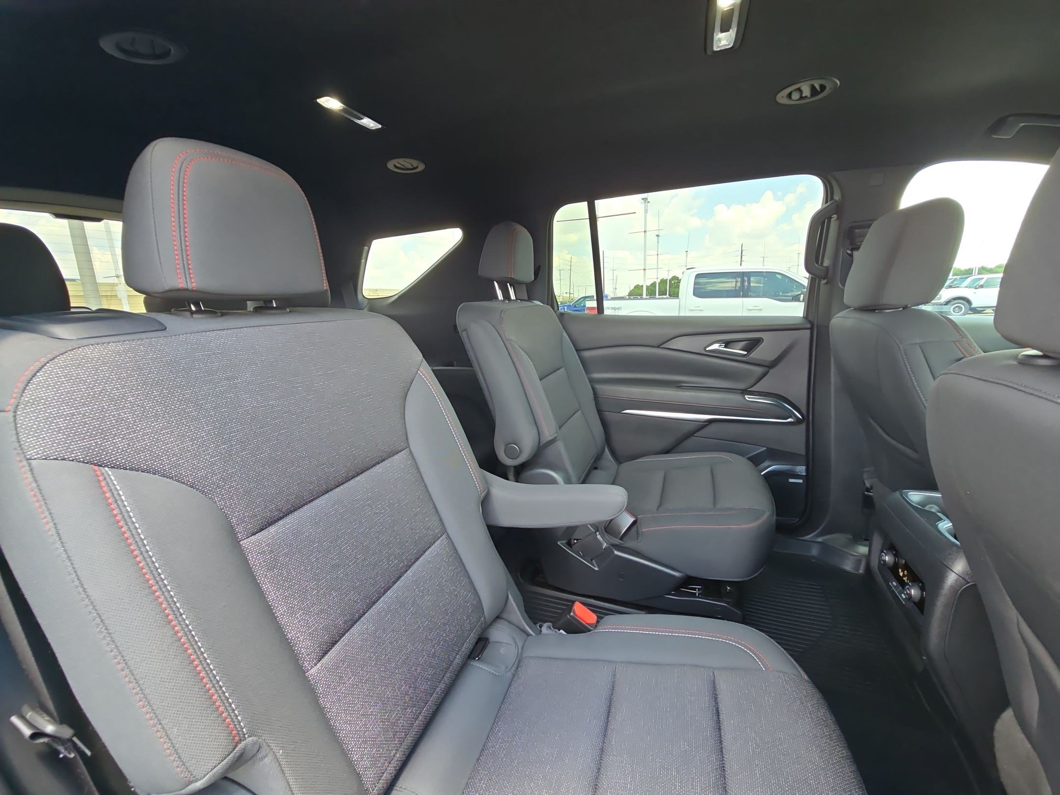 Used 2024 Chevrolet Traverse Z71 w/ Enhanced Driving Package AWD/4WD image 31