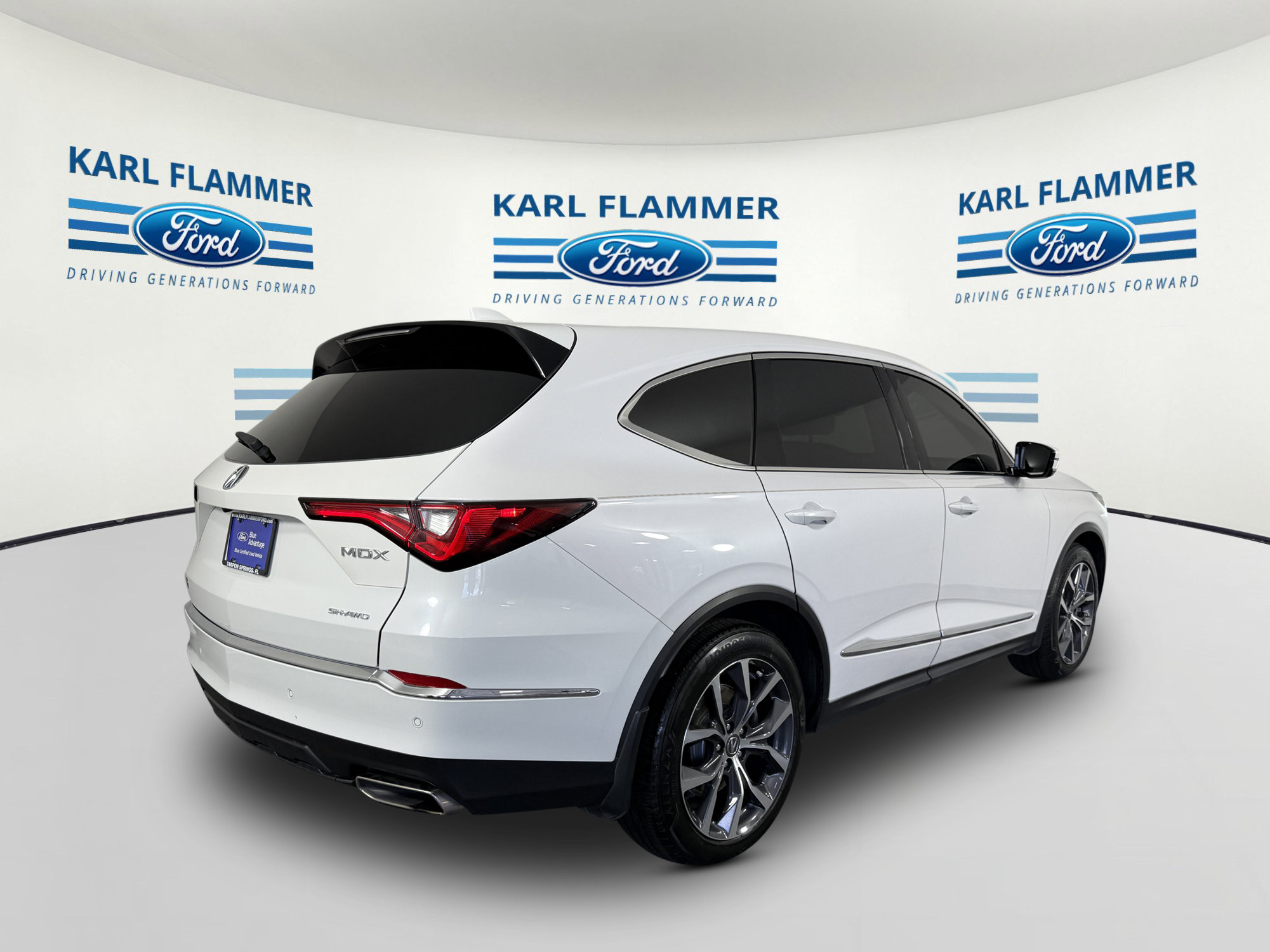 Used 2023 Acura MDX SH-AWD w/ Technology Package image 3