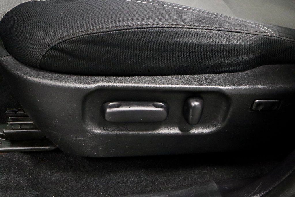 Used 2020 Toyota Tacoma TRD Off-Road w/ Technology Package image 23