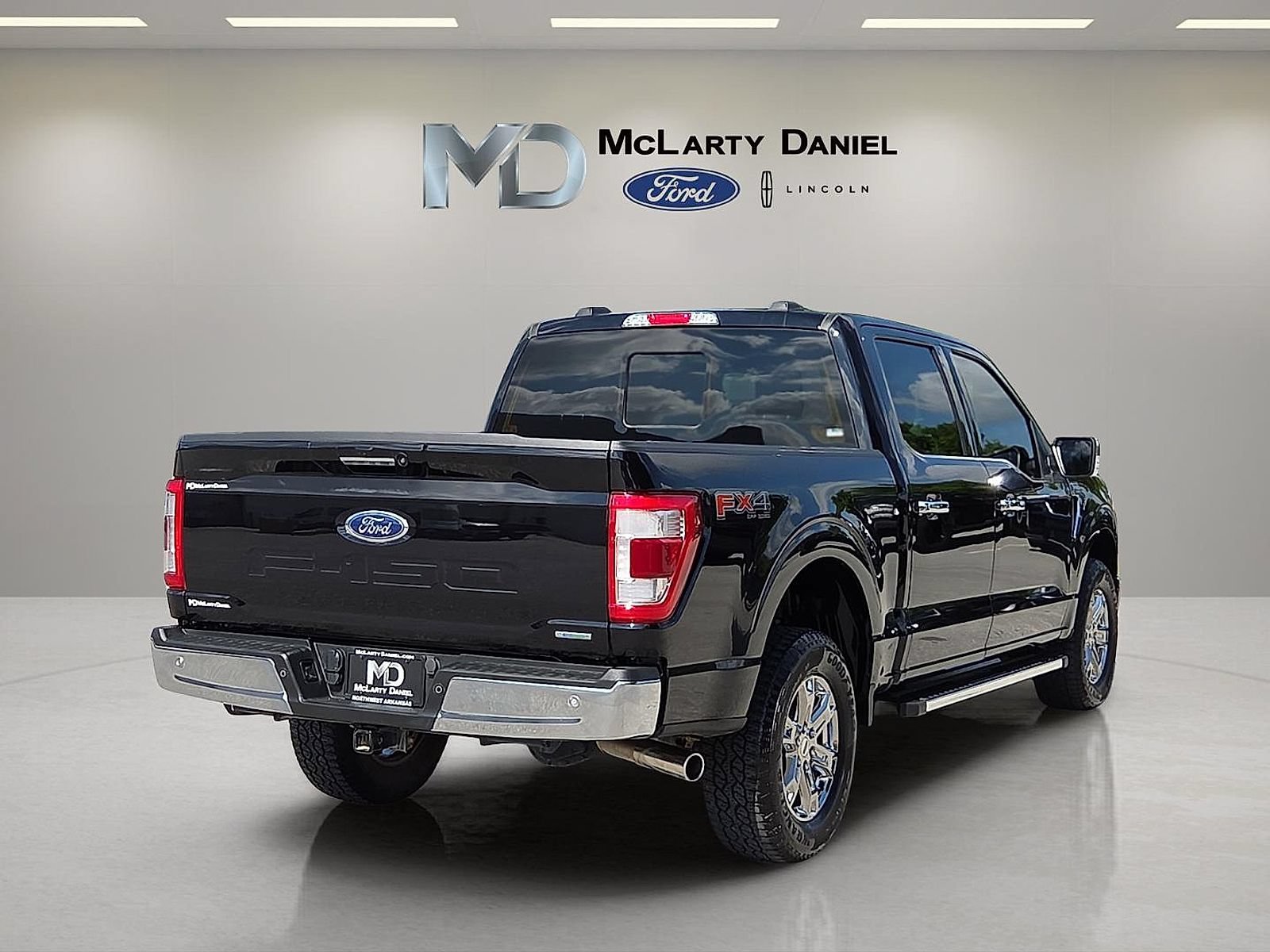 Certified 2023 Ford F150 Lariat w/ FX4 Off-Road Package AWD/4WD image 5