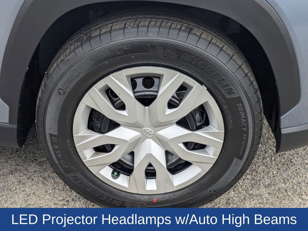 Used 2026 Toyota Corolla Cross L image 12