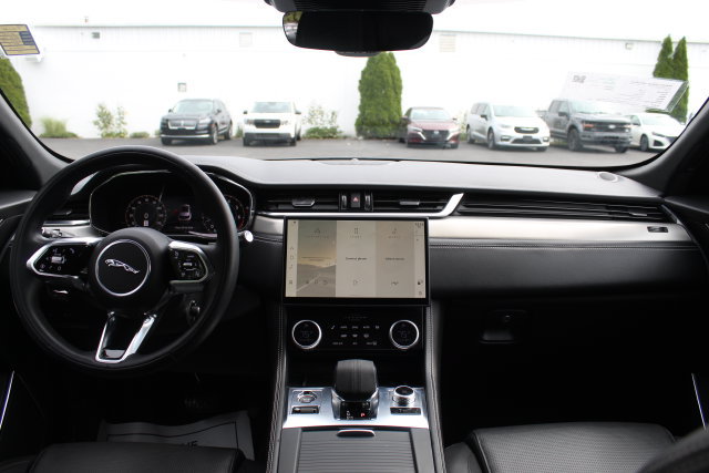 Used 2025 Jaguar F-PACE R-Dynamic S AWD/4WD image 7