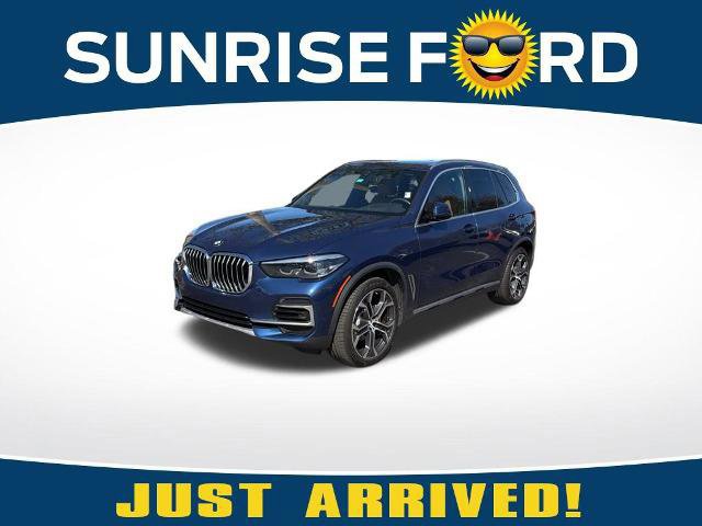 Used 2022 BMW X5 xDrive40i w/ Premium Package image 7