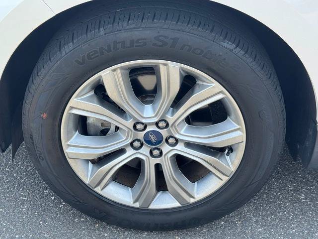 Certified 2019 Ford Edge Titanium w/ Equipment Group 301A AWD/4WD image 13