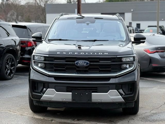 Certified 2025 Ford Expedition Platinum image 13