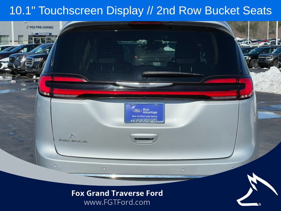 Used 2024 Chrysler Pacifica Touring-L image 3