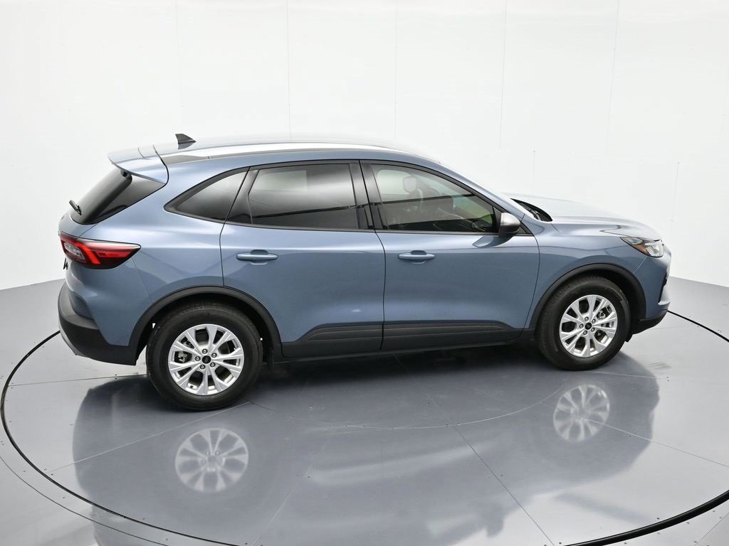 Certified 2025 Ford Escape Active image 17