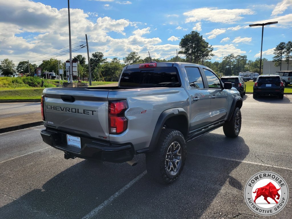 Used 2024 Chevrolet Colorado ZR2 w/ Technology Package AWD/4WD image 6