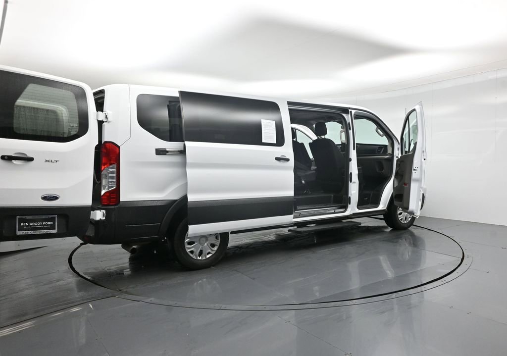 Certified 2022 Ford Transit 350 XLT RWD image 6