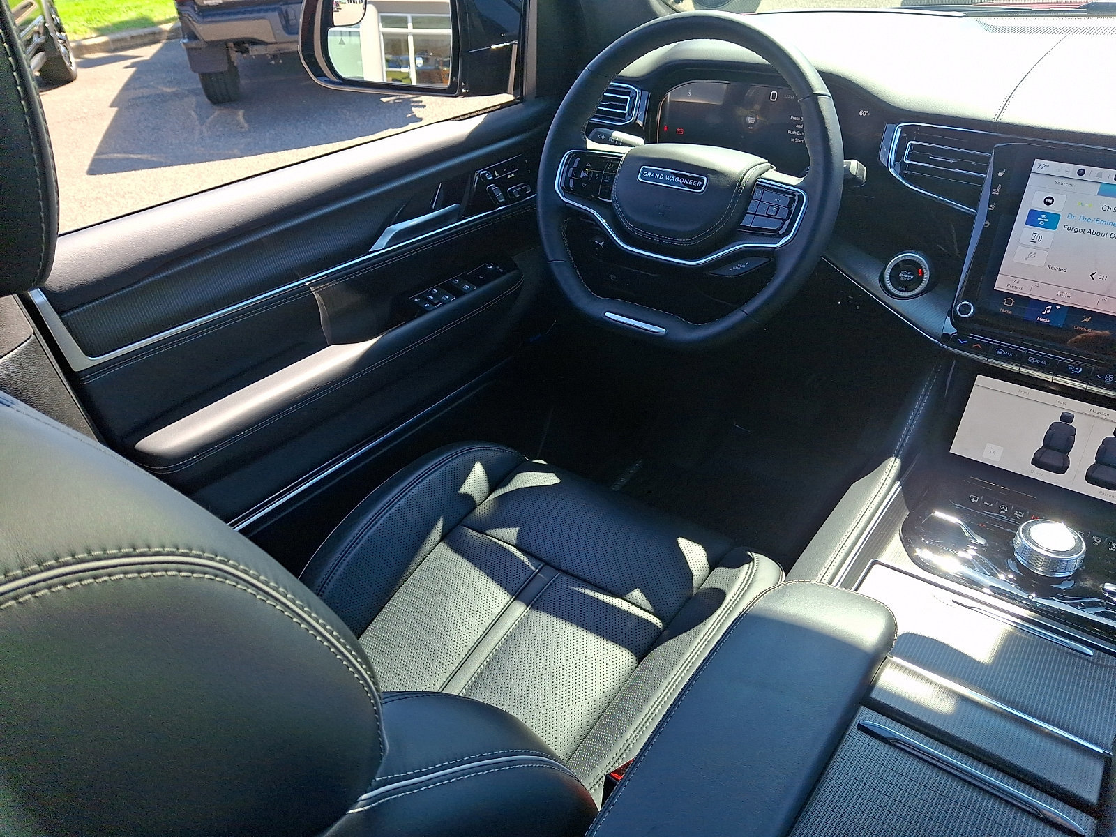 Used 2025 Jeep Grand Wagoneer Series II Obsidian w/ Quick Order Packagew 28T image 13