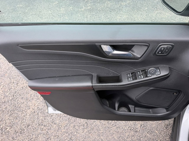 Certified 2022 Ford Escape SEL w/ SEL Stealth AWD Package image 22