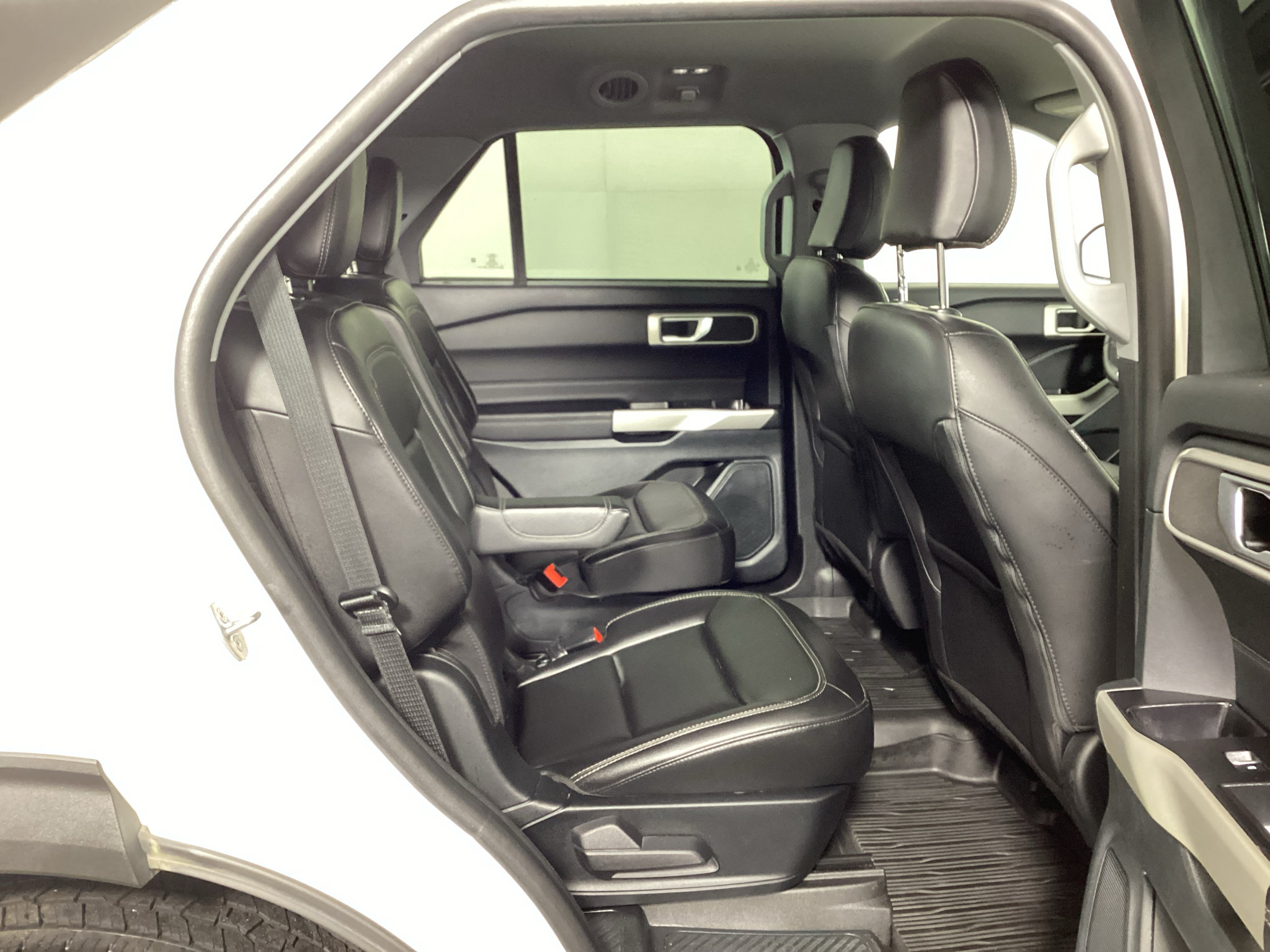 Certified 2023 Ford Explorer XLT w/ Equipment Group 202A AWD/4WD image 12