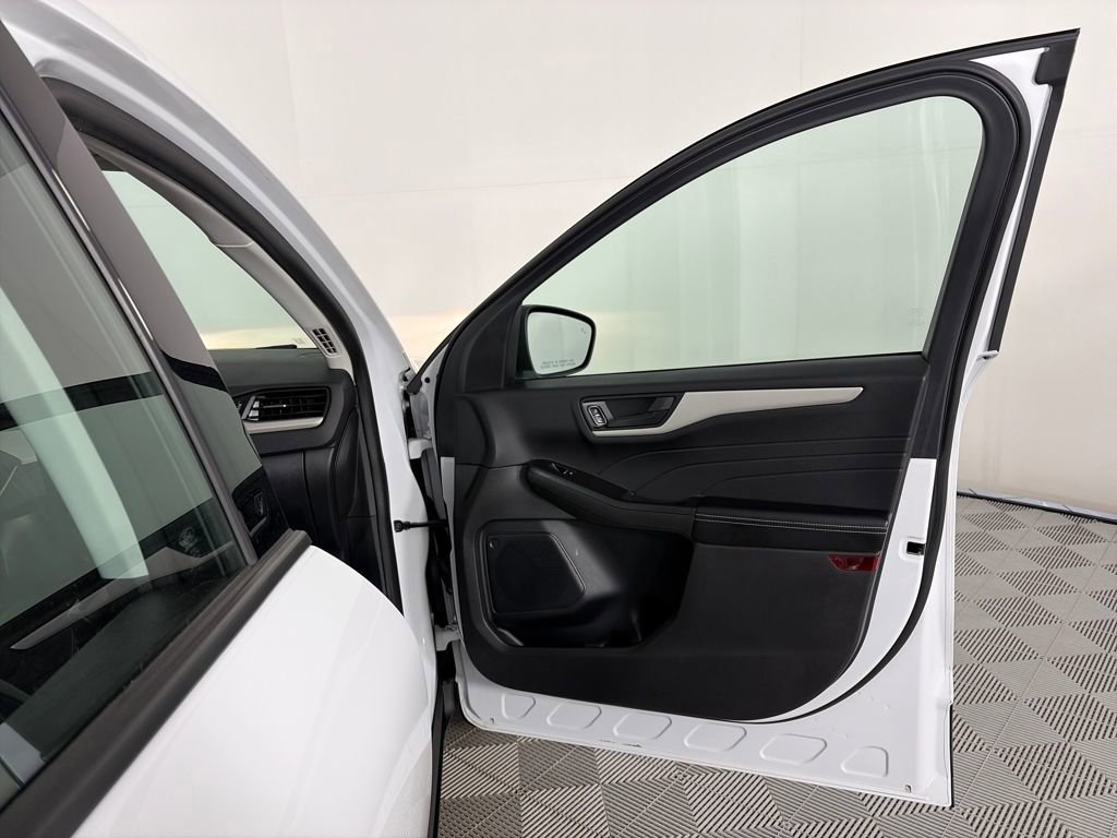 Certified 2022 Ford Escape S image 28