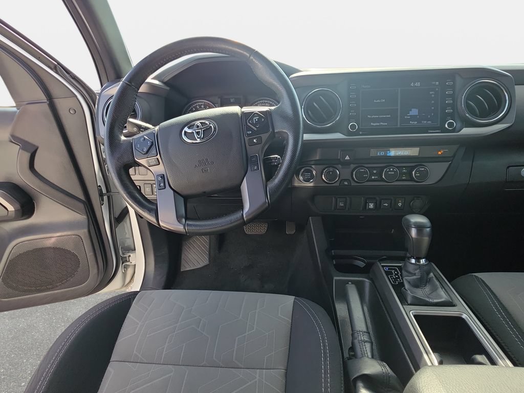Used 2022 Toyota Tacoma TRD Off-Road AWD/4WD image 12
