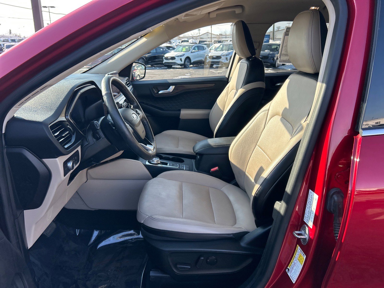 Certified 2020 Ford Escape Titanium image 6