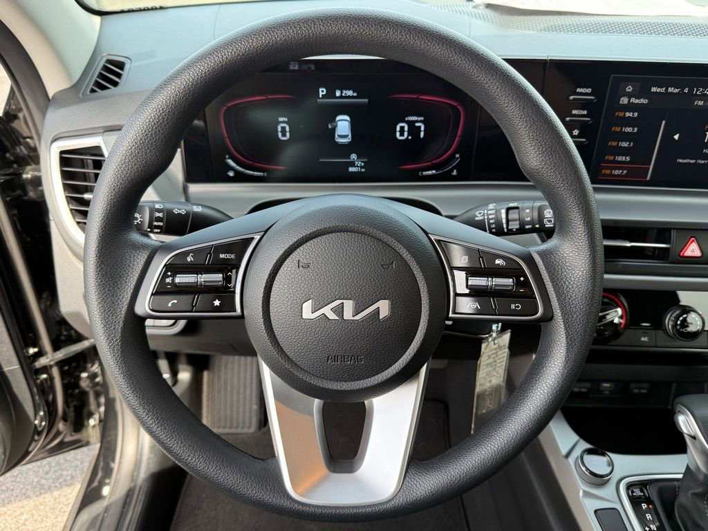 Used 2025 Kia Seltos LX image 15