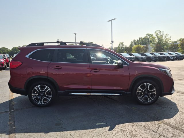 Used 2023 Subaru Ascent Limited w/ Technology Package AWD/4WD image 3