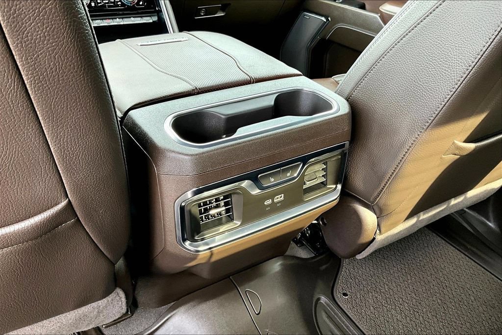 Used 2024 GMC Sierra 2500 Denali w/ Denali Reserve Package AWD/4WD image 13