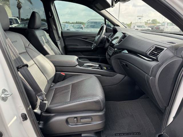 Used 2024 Honda Passport Black Edition image 17