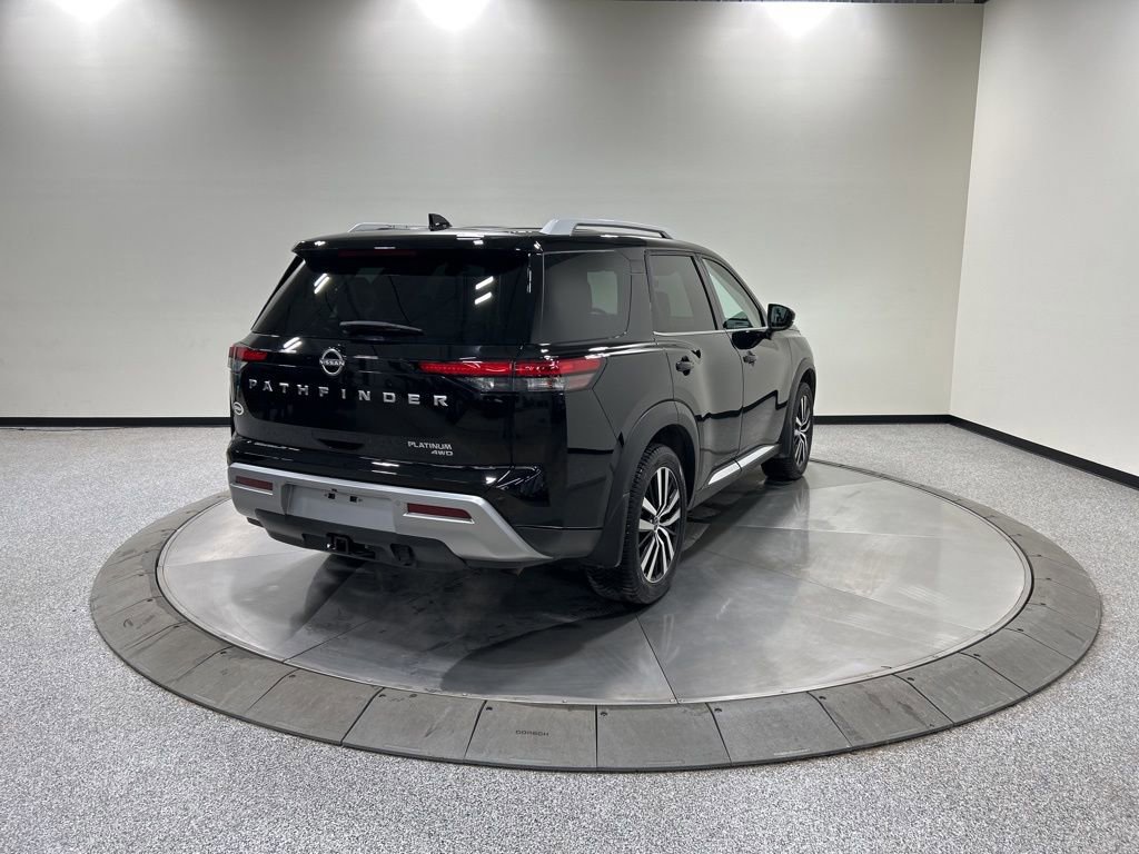 Used 2024 Nissan Pathfinder Platinum image 5