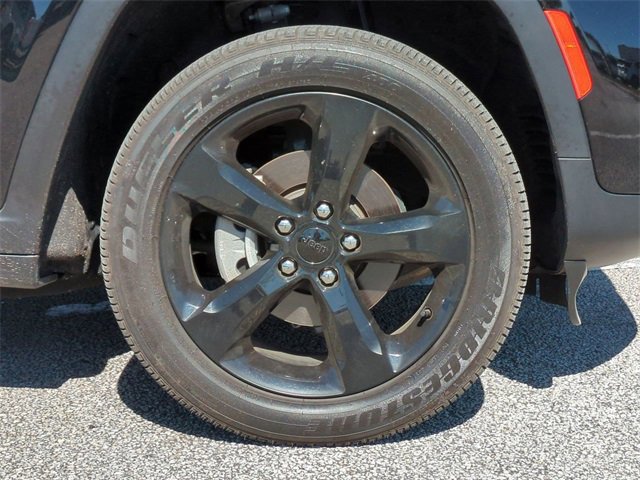 Used 2024 Jeep Grand Cherokee Altitude image 11