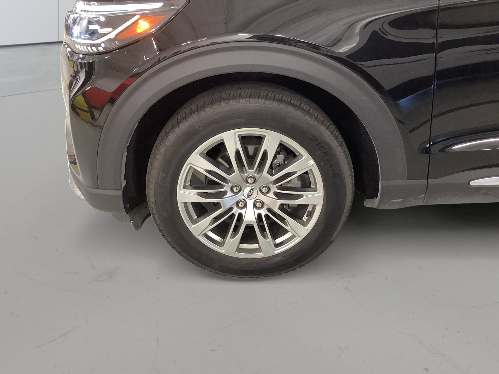 Certified 2026 Ford Explorer Platinum AWD/4WD image 7