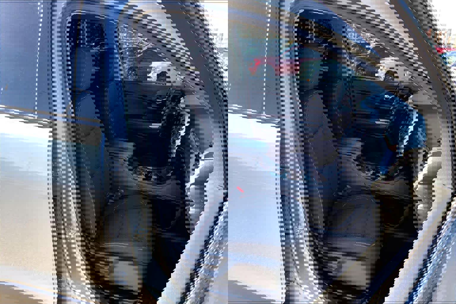 Used 2023 GMC Acadia SLE w/ Elevation Edition image 8