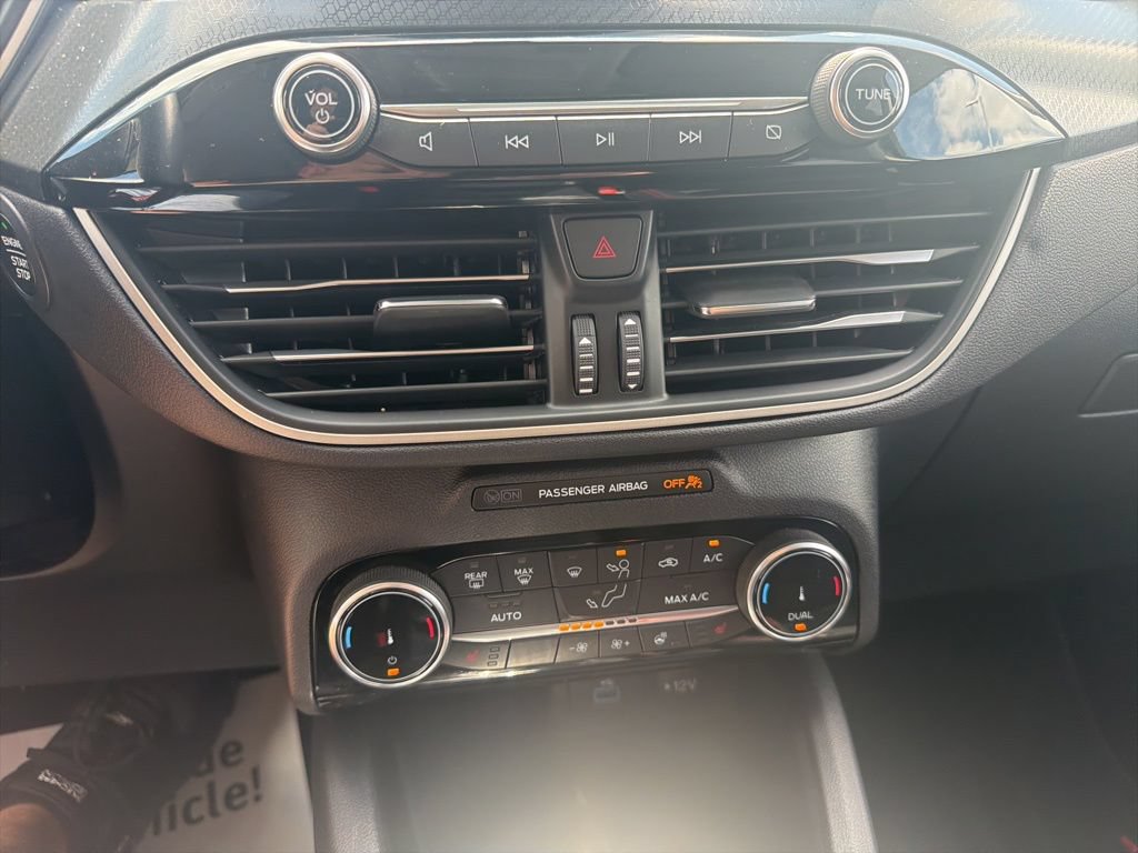 Certified 2022 Ford Escape SEL w/ SEL Stealth AWD Package image 33