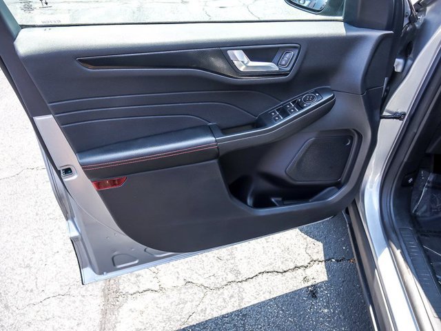 Certified 2022 Ford Escape SEL w/ SEL Stealth AWD Package image 26
