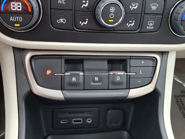 Used 2022 GMC Terrain Denali w/ Denali Premium Package AWD/4WD image 15